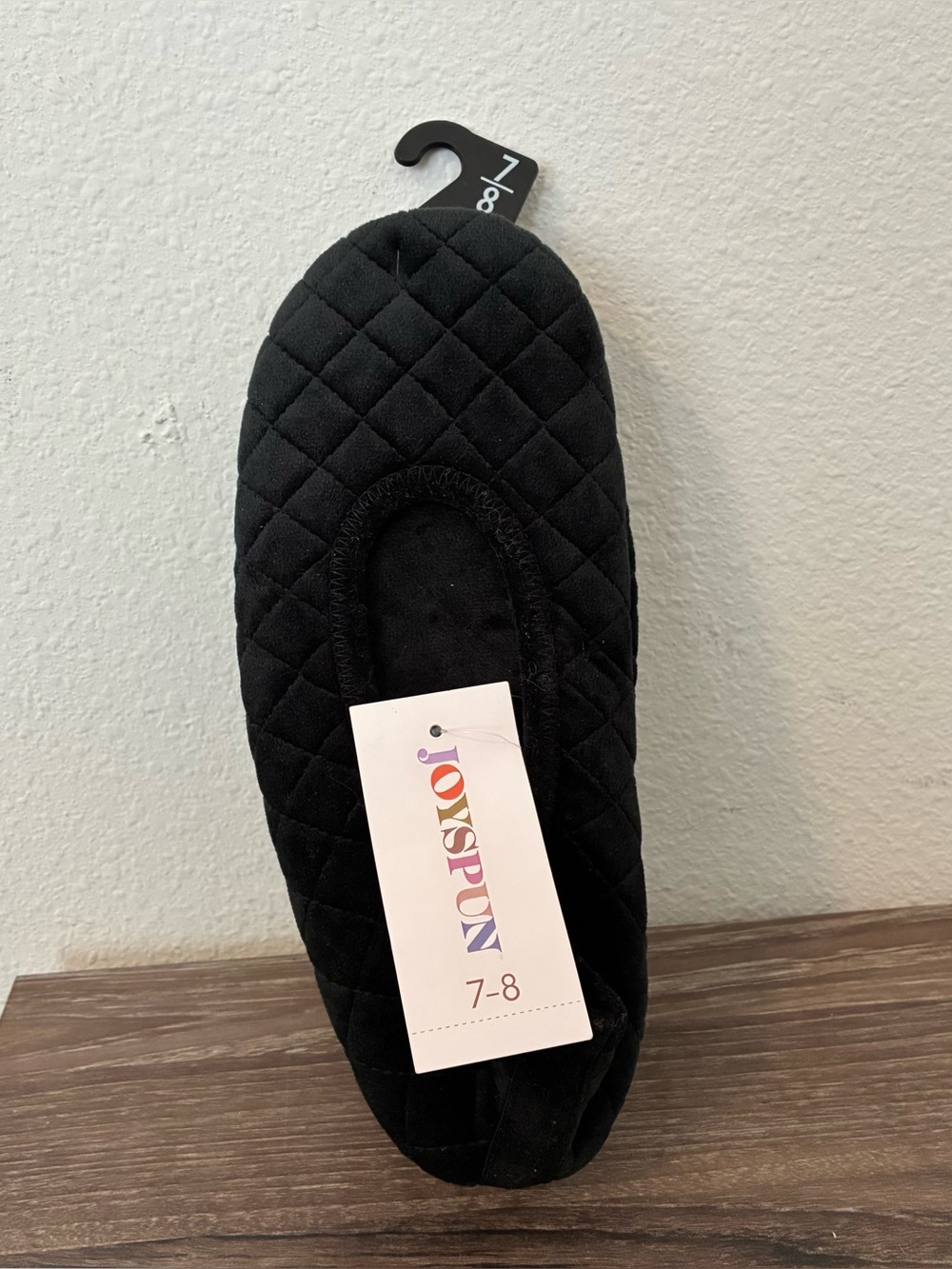 Joyspun Womens Quilted Slipper Socks With Rubber Soles Size 7-8 Black